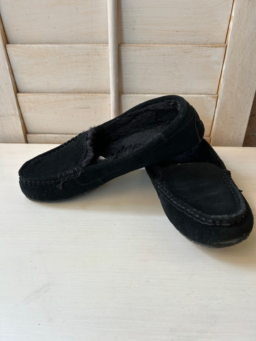 Massimo Black Suede Faux-Fur Lined Moccasin Slippers